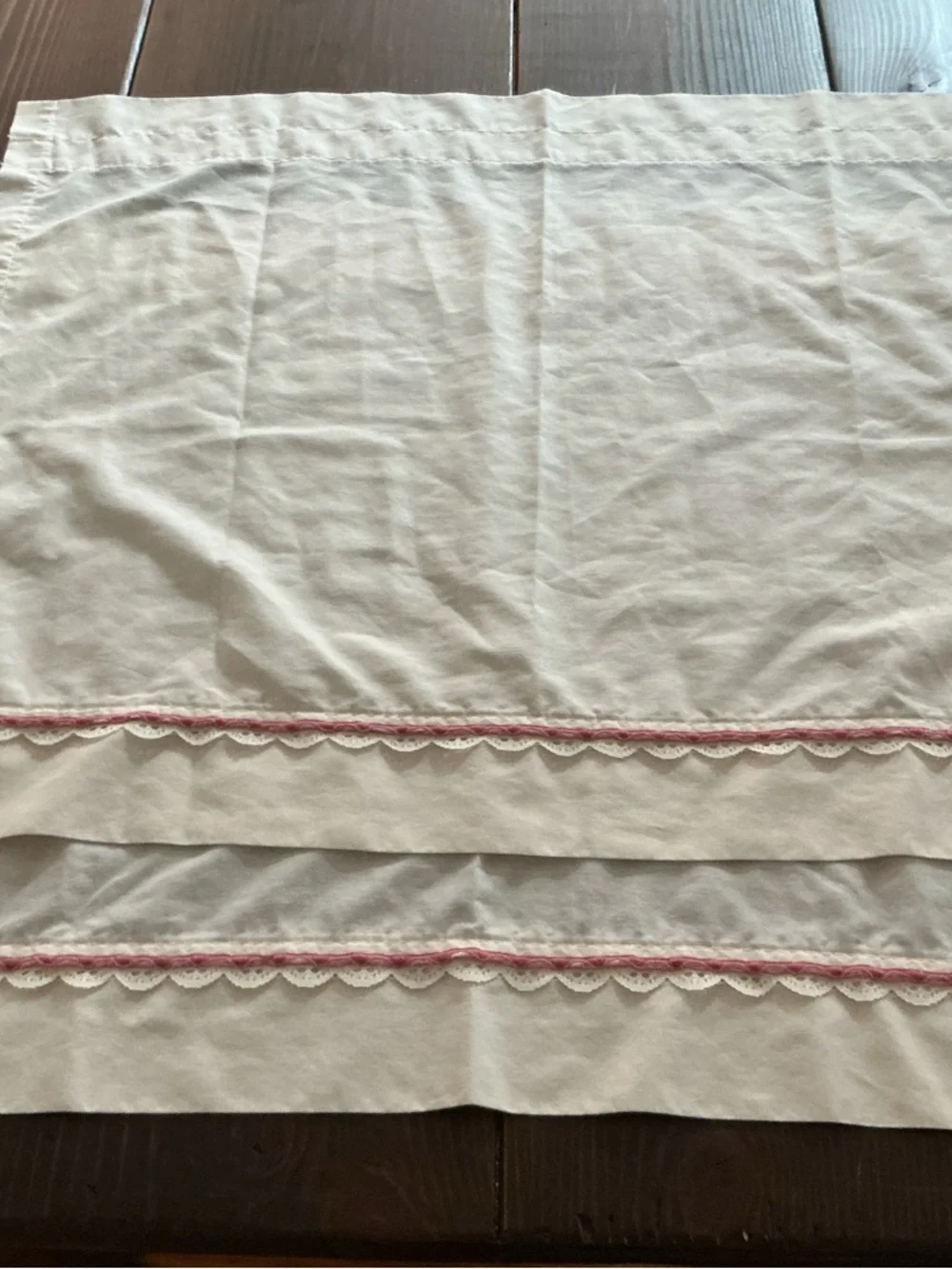 Adorable Vintage Curtains w Lacey Ribbon Trim